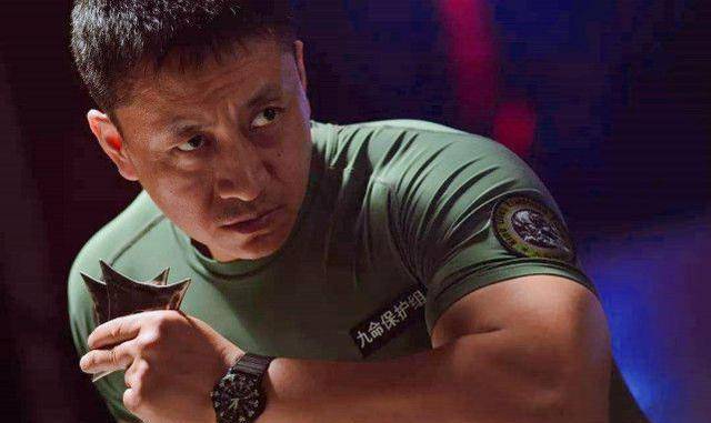 中国最帅男保镖,只用一根筷子击穿3公分钢板,时薪高达28万