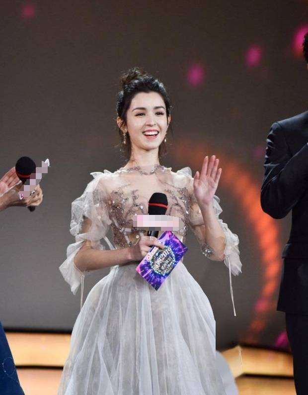 "敦煌仙女"哈妮克孜,自述:演丫鬟太美,演女一,自己想的太美_哈尼克