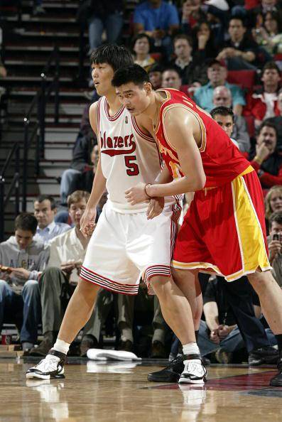 被韩国吹成亚洲第一中锋的河升镇在nba表现如何_年姚明_篮板_比赛