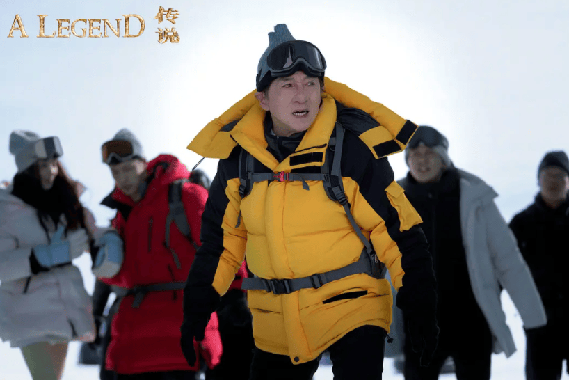 暑期档终于有黑马上映,票房30亿有望,成龙陪跑,乌尔善新片不敌