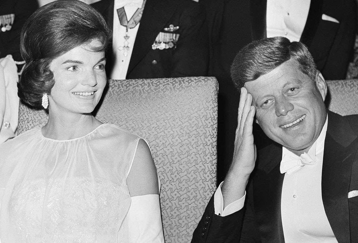 【图5】约翰·肯尼迪总统和妻子杰奎琳·肯尼迪肯尼迪的妻子杰奎琳