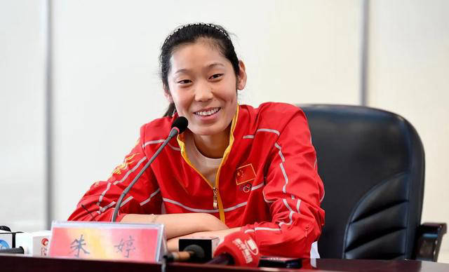 中国女排喜获佳绩,赢得普遍赞誉_比赛_朱婷_球迷