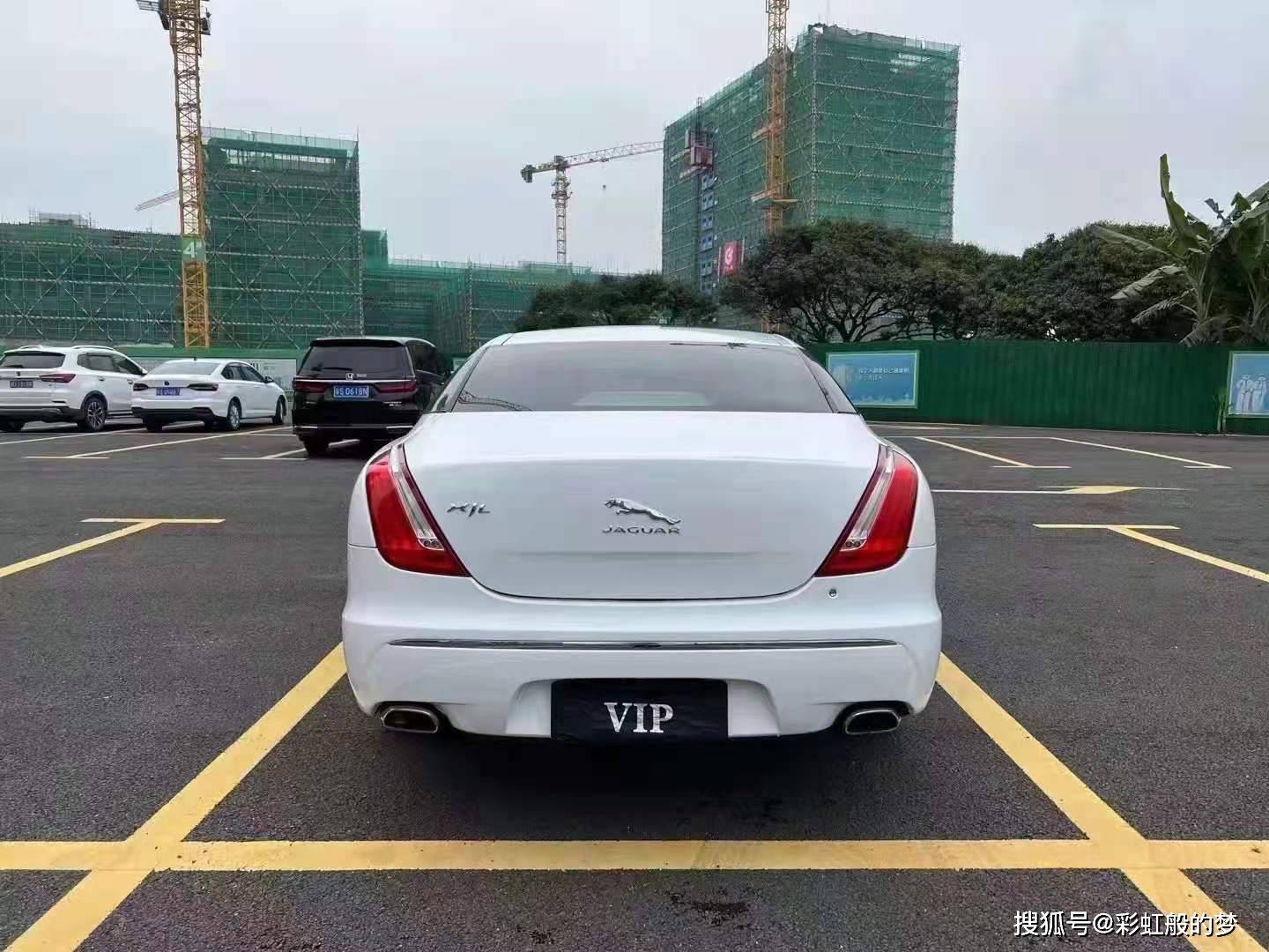 260万的捷豹xjl,英国皇室御用座驾,曾一车难求,现仅需0.4折