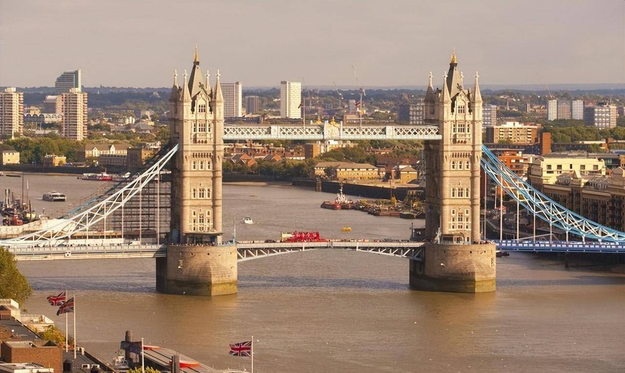 英国攒了几百年的家当,被美国花20年直接拆分!大英帝国风光不再