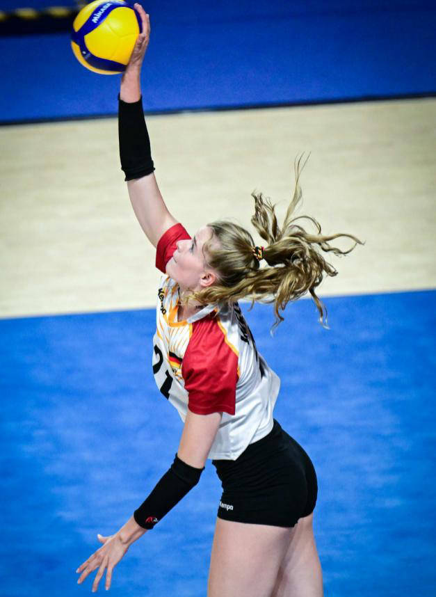 巴西女排10连胜:未完胜错失登顶土耳其松口气