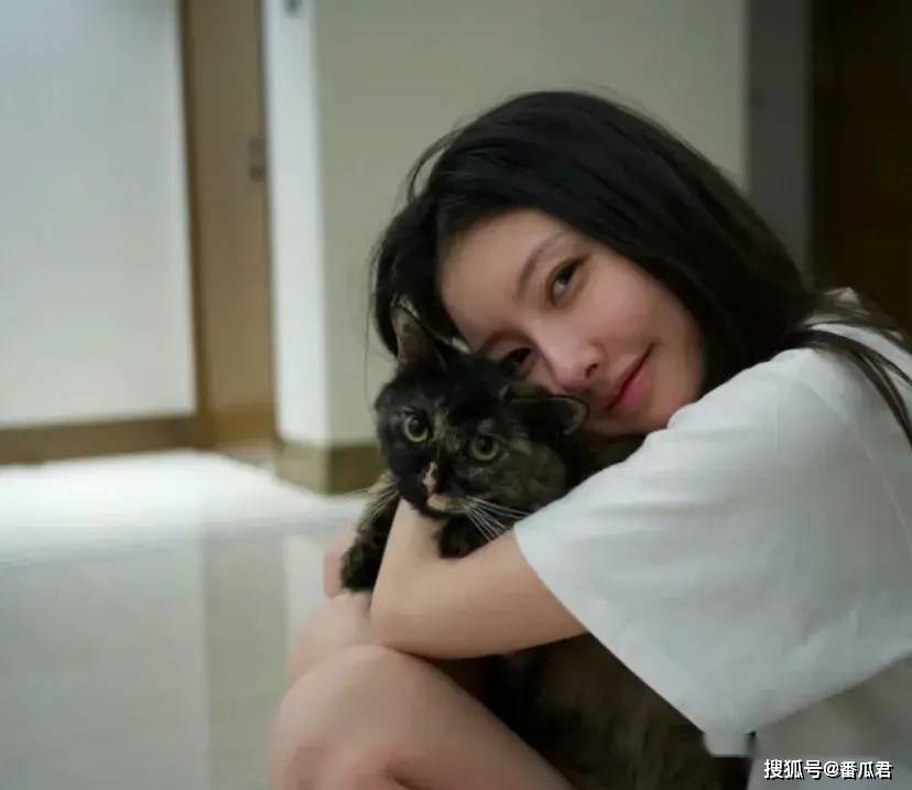 王思聪前女友豆得儿,给炸出来发声明,分手几百年还拖出来鞭尸