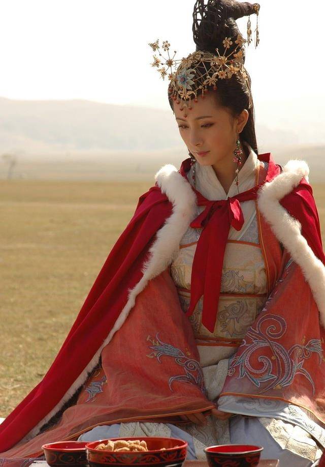 上天还是公平的,四大美女各个命运悲惨,四大丑女各个幸福美满!