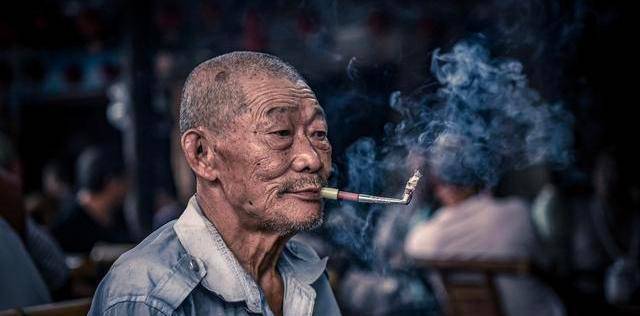 你知道中国人是什么时候开始吸烟的?