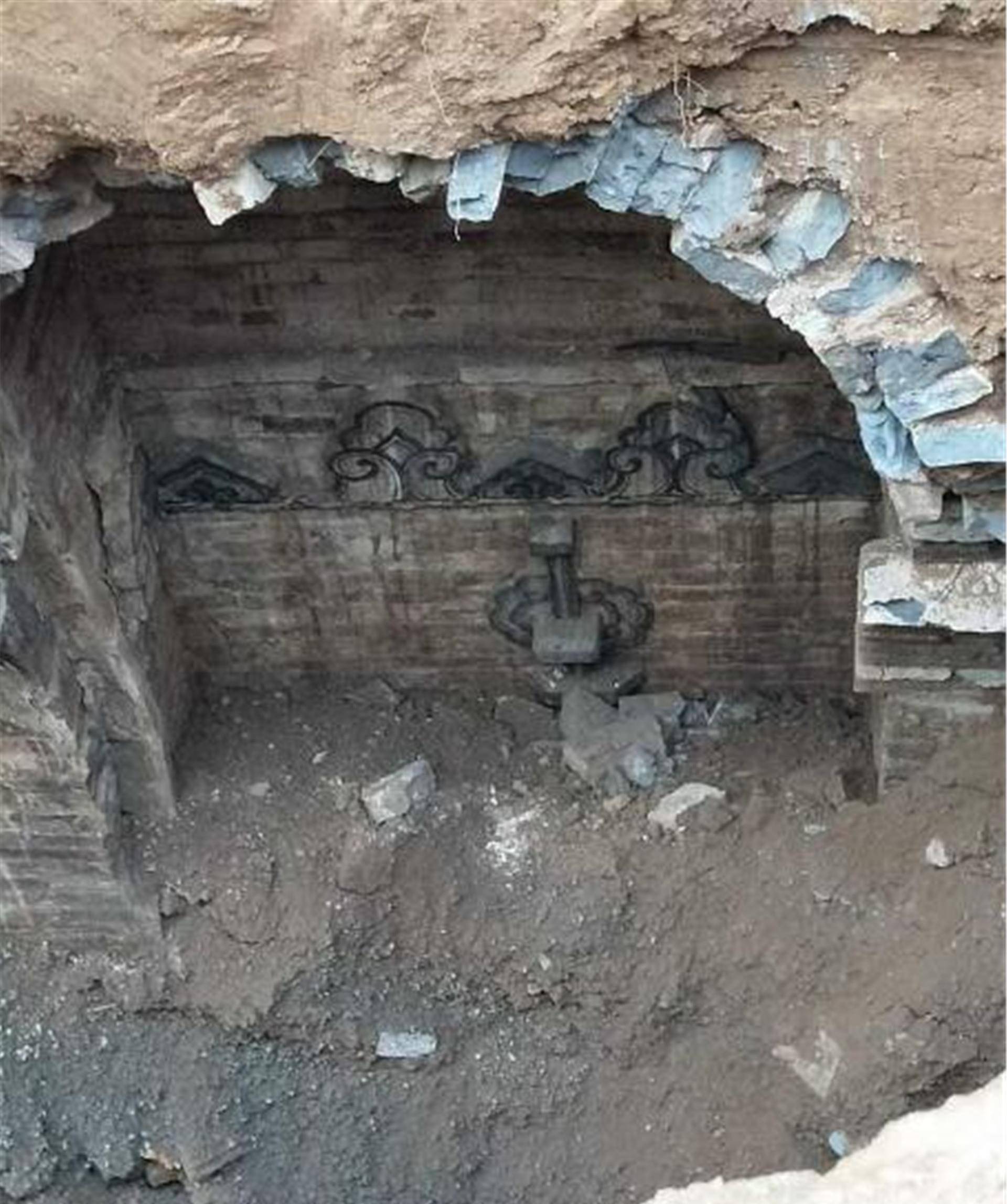 最后,盗墓贼如何判断那座古墓是贵族的,那座古墓是平民的呢?