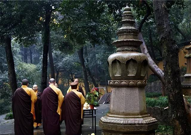 灵隐寺有一幅14个字的对联,历经1700年风雨,道尽天下大智慧