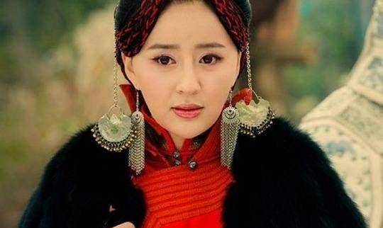 她极富心机,怀着孕再嫁皇太极,还给皇太极生下一子一女