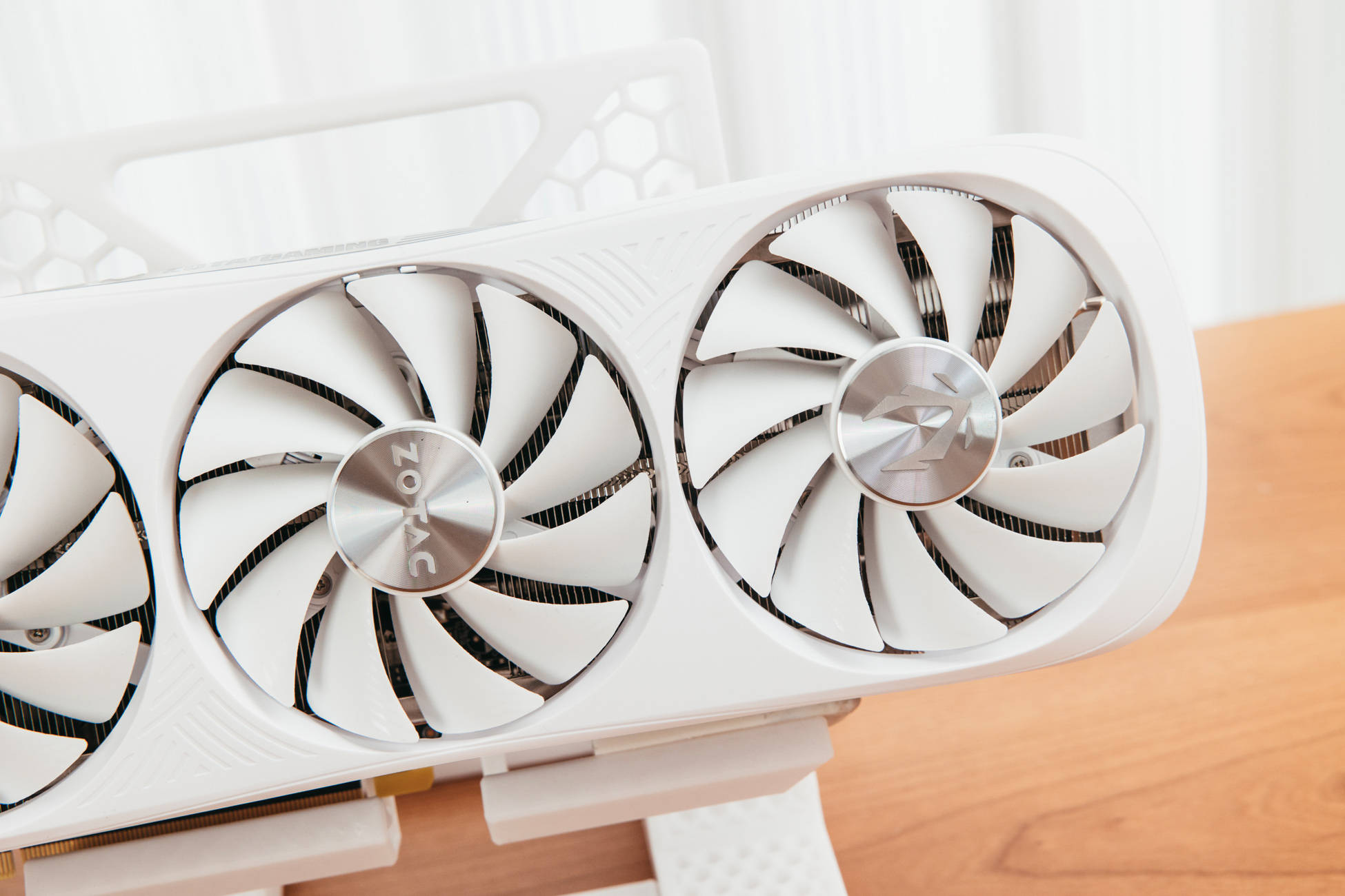 无光质感铝坨坨,abostudio container l  rog小吹雪s装机体验