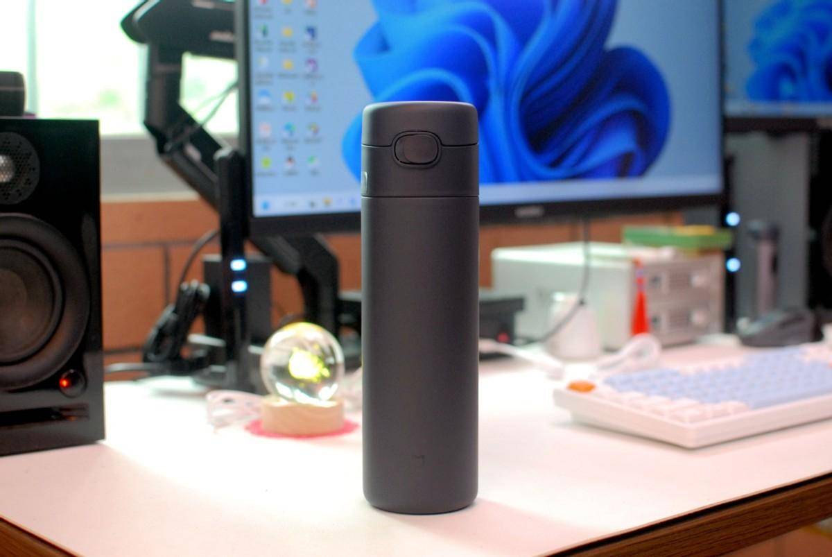米家弹盖保温杯:一键操作,优雅随行,温暖每一刻