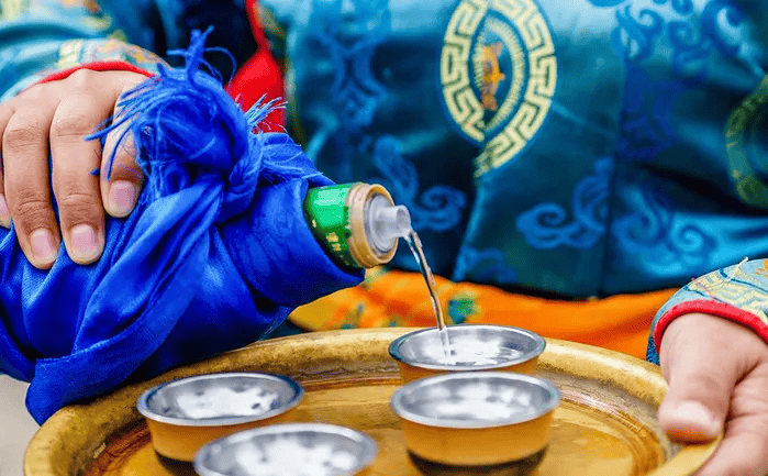 仪式感拉满的下马酒和成吉思汗有何关系