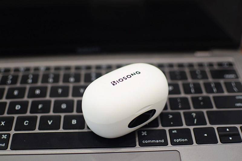 金耳朵认证的五星音质，双飞燕百耳颂蓝牙耳机B5 感受音质巅峰