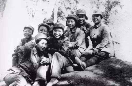 男女比例高达30比1,可女兵们却很发愁!