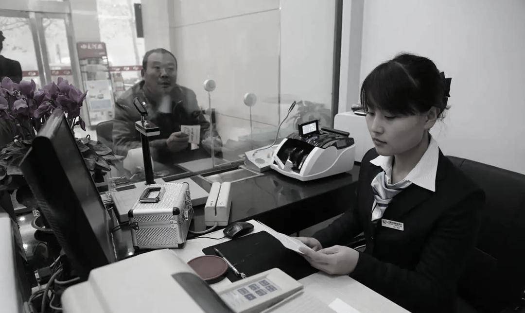 丈夫眼红妻子钱财,"导演"了一场劫妻丑剧,1999年深圳抢劫奇案