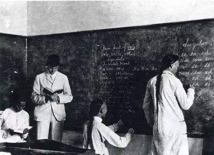 他是中国留学生之父,曾获得中美双重国籍,一生爱国差点成总统_容闳