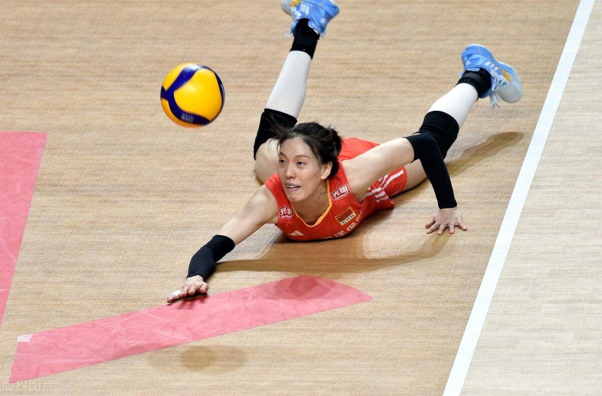 女排3消息:丁霞或遭追罚,张常宁回应缺席奥运,郑益昕_