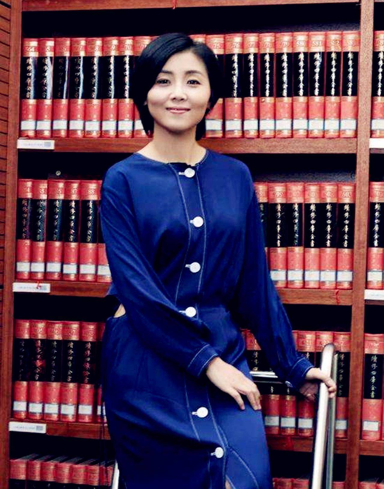 颜宁:求学之路堪称学霸教科书,被母校清华聘任10年后为何辞职?