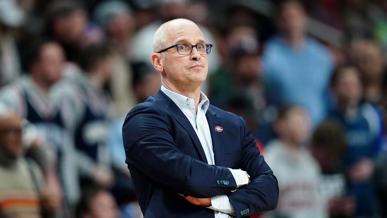 原创            珍妮巴斯力挺赫尔利，无奈两届NCAA冠军不来电，湖人最终选雷迪克-珍妮,巴斯