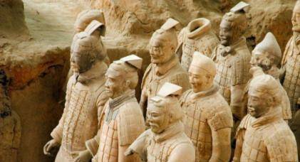 1987年,21岁小伙王更地盗走3颗兵马俑头被判死刑,他卖