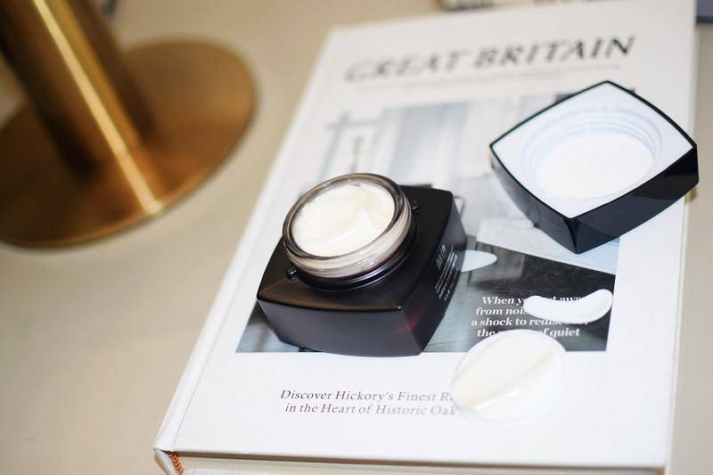 赫徕力作: 独创三段六型,千元淡纹致功效体验