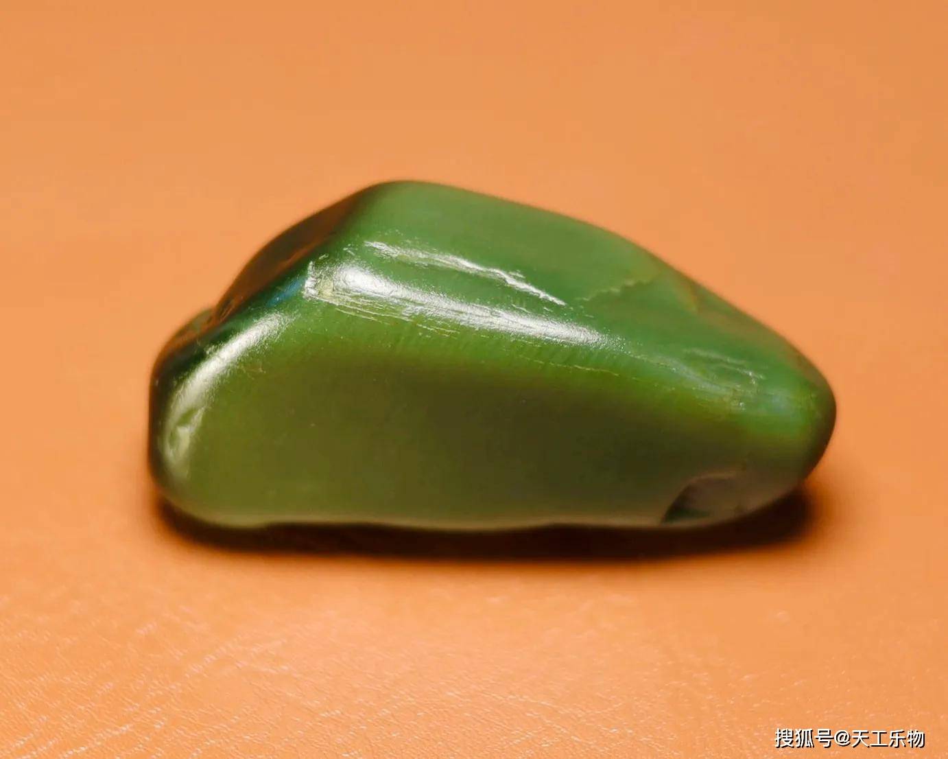 原创
            碧玉、沙枣青、析木玉！怎样分辨这三种绿色和田玉？