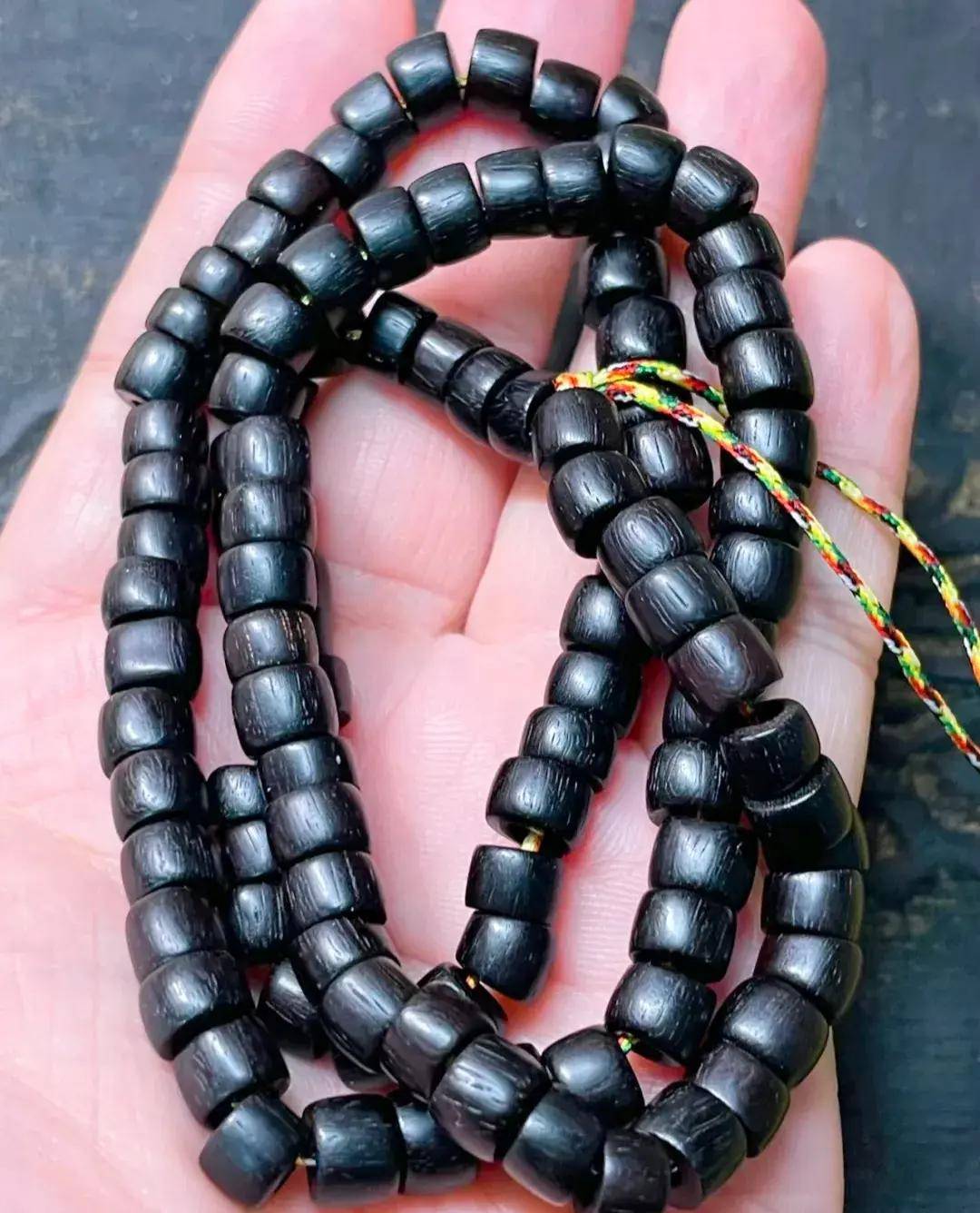 你对小叶紫檀手串的玻璃底了解多少?
