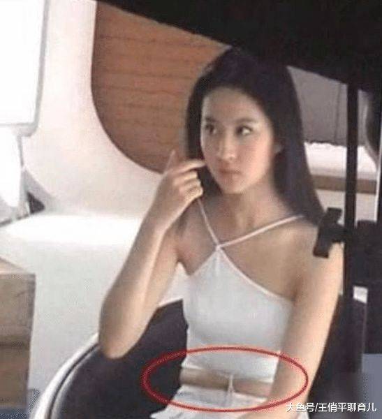 笑出内伤的穿帮镜头:火凤凰们肚子上的赘肉我忍了,刘亦菲露了啥