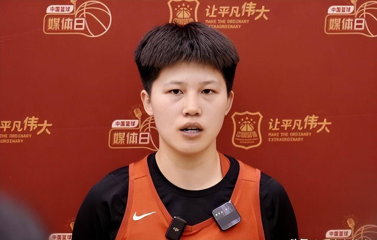 张子宇痛哭事件升级,主教练说出实话,8号队长遭网暴,丢冠不冤