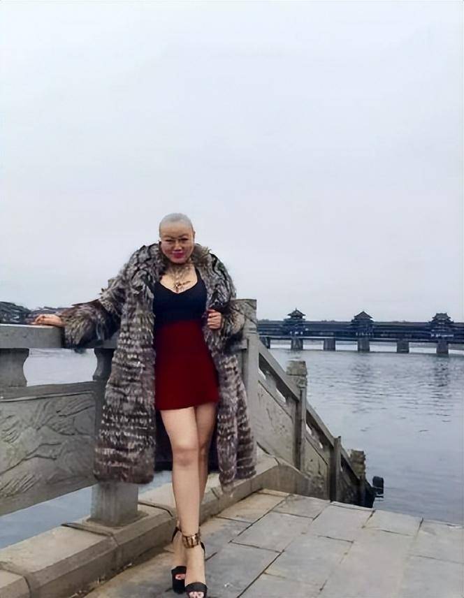 回顾"浙江第一富婆"宾利姐:谁娶我,我送他一台宾利,后来如何了?