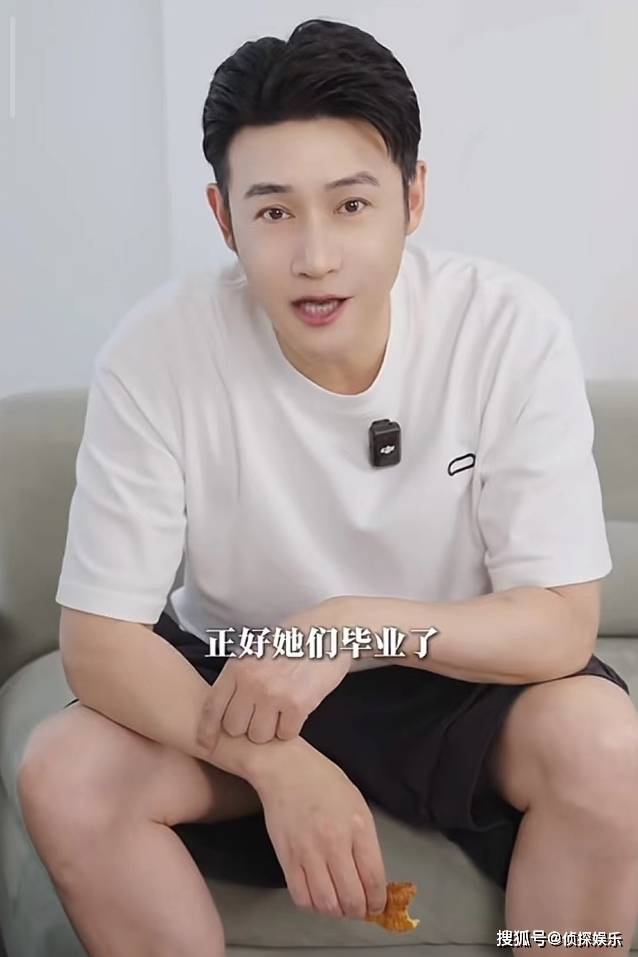 陆毅庆祝俩女儿毕业,贝儿小叶子一起拉小提琴,优雅漂亮超养眼