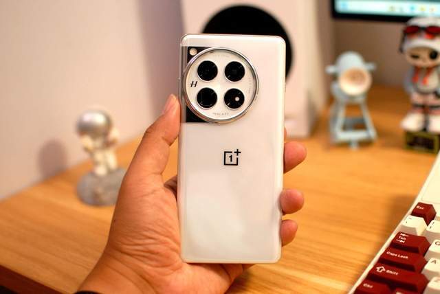 一加12开箱体验：人生第一台哈苏，看看一加的十年力作