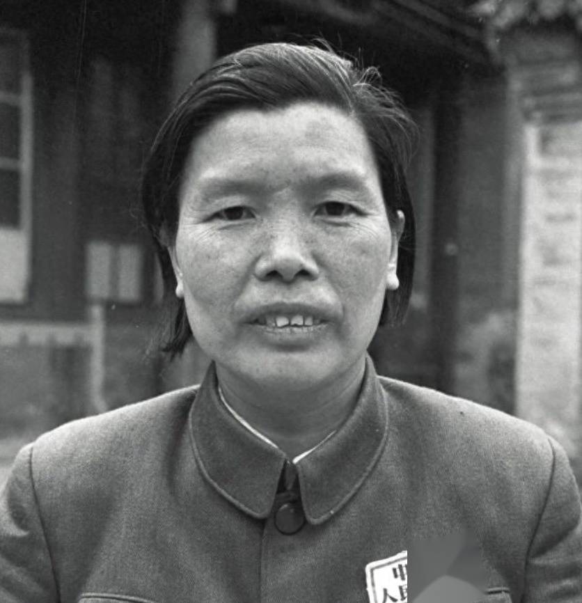 50年代,一女子到北京寻夫,丑子冈自愿离婚:我不能对不起老百姓