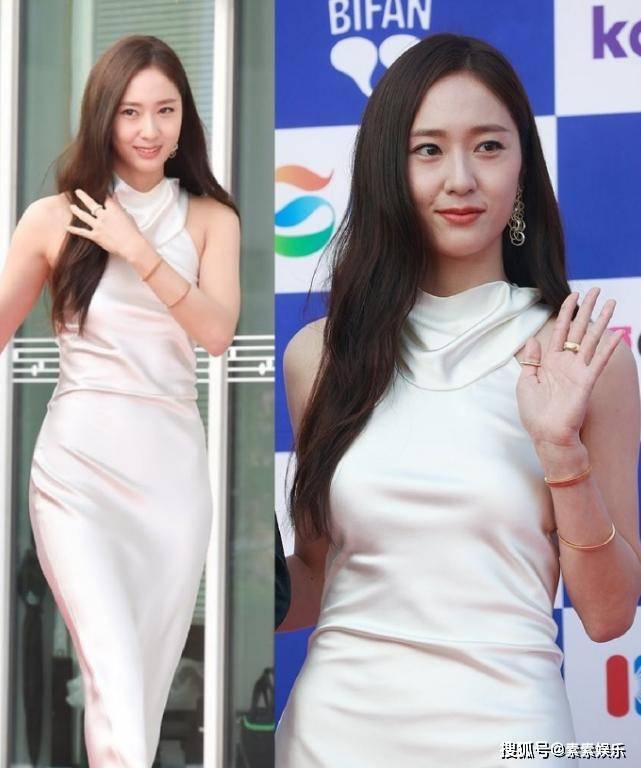 原创            孙艺珍，郑秀晶电影节走红毯，身穿白色长裙，气质优雅温柔甜笑-孙艺珍近期活动