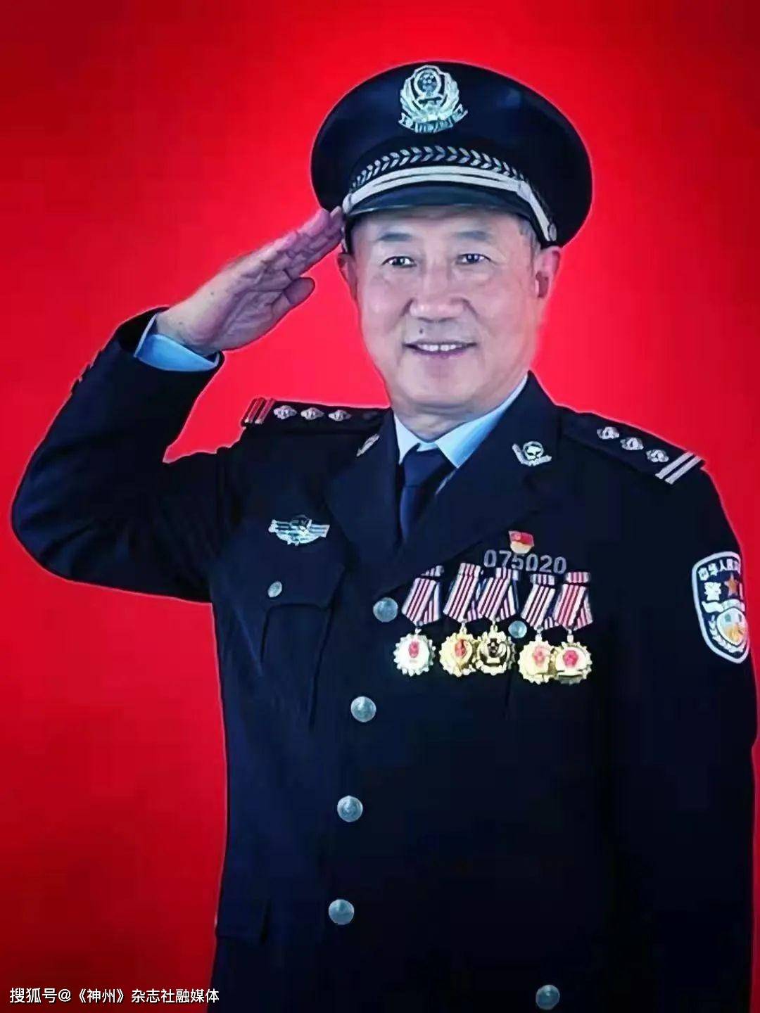 警察级别 官员图片