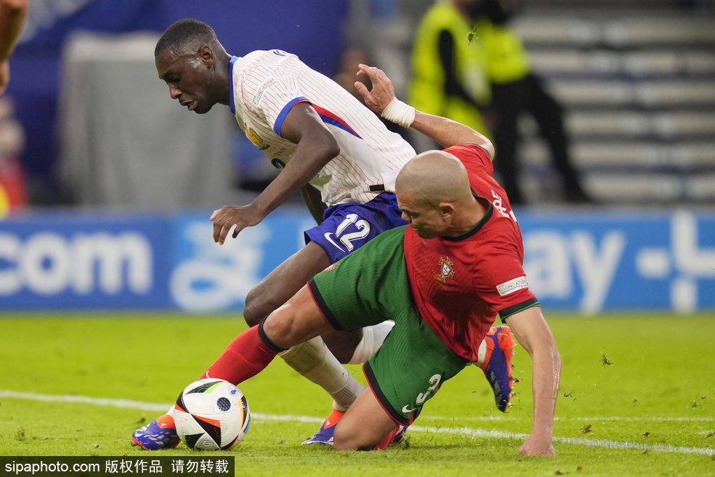 欧洲杯-两队共1脚射正佩佩关键防守 葡萄牙半场0-0法国
