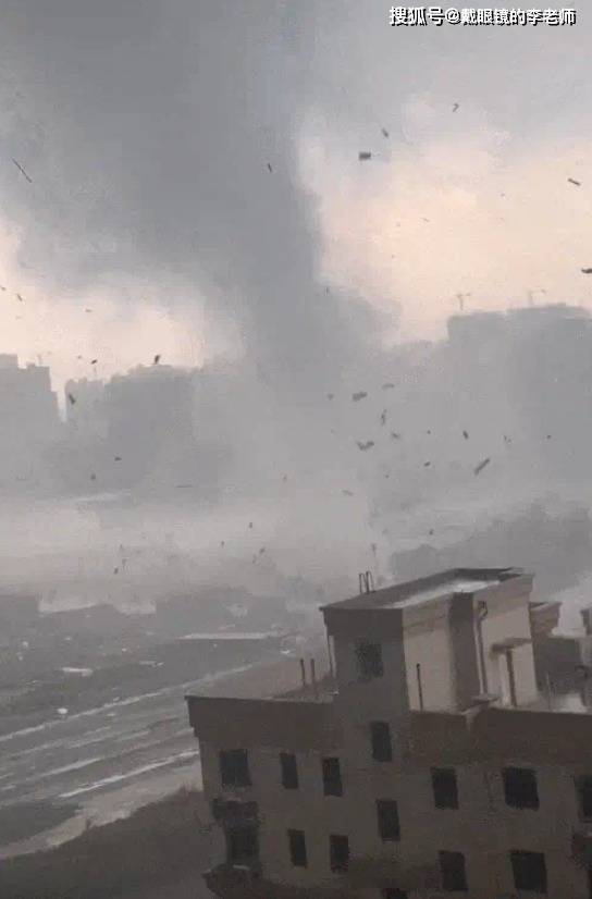 原创            观天下：山东菏泽龙卷风强势来袭，紧急救援与灾后重建同步进行-山东龙卷风叫什么名字来着