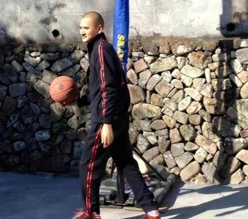 想到这些的释明心有些迟疑,因为这次出家他是瞒着父