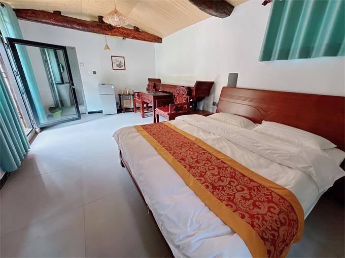 北京房山十渡山水民居私汤温泉小院民宿,999五间房,露天亲子泳池敞开