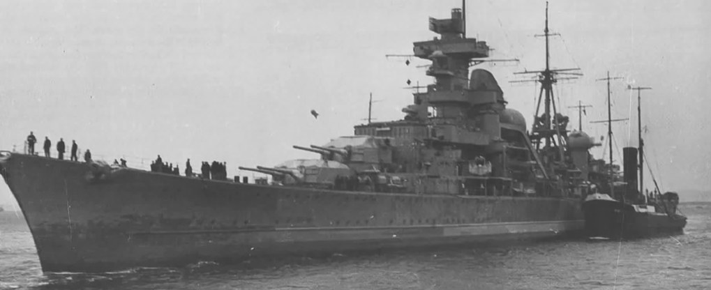 1940年7月,盟军的轰炸机群向日耳曼尼亚造船厂发起猛烈空袭,其目的是