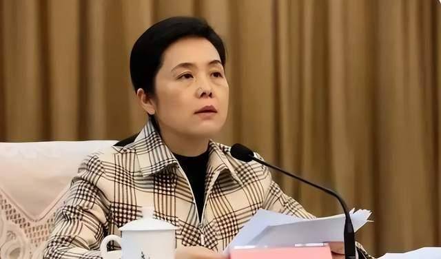 新中国最年轻的女性副省长:39岁升副部级,今年55岁主政江西