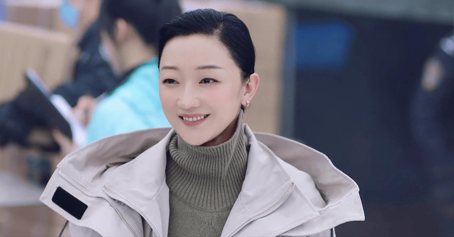 演完田雨的老婆,又演杜淳的妻子,43岁的她虽不漂亮却有高级感