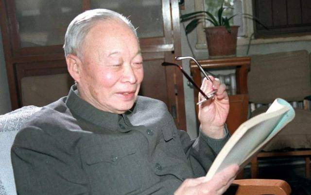 钱学森,中国的导弹之父,火箭之王.早年的钱学森是在