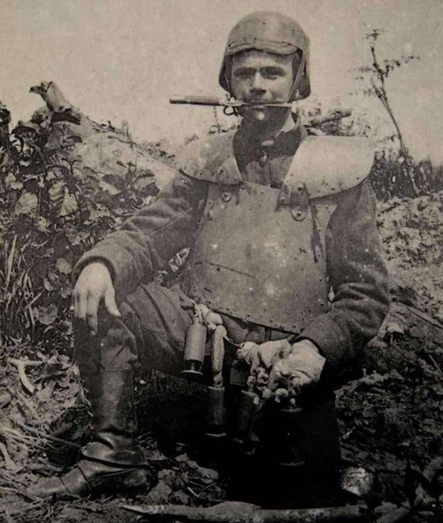 一战:意大利敢死队为剪断奥匈帝国铁丝网,专门发明了钢铁防弹衣