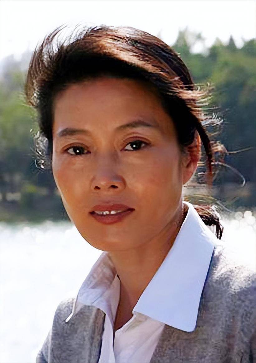 《外来妹》演员现状,靓妹金玲定居国外,赵小云晚节不保