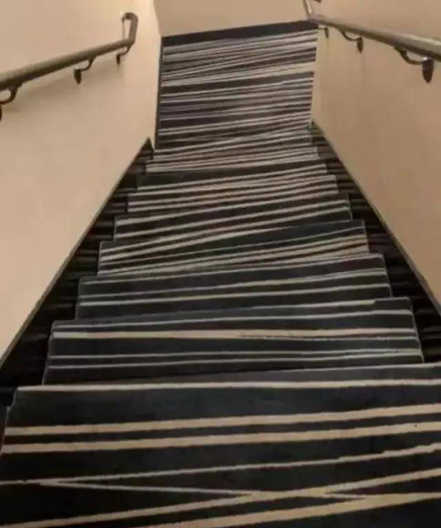 手套_时候_楼梯