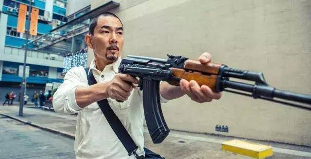 他是深圳悍匪,比张子强还狠,持ak47在香港伤17名警民!