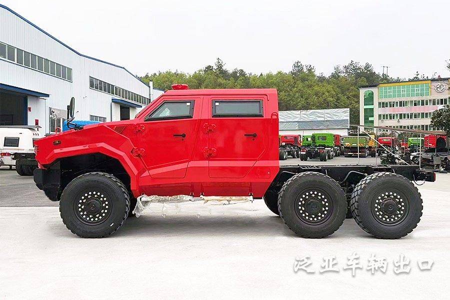 独立悬挂越野专用双排防护型消防救援车